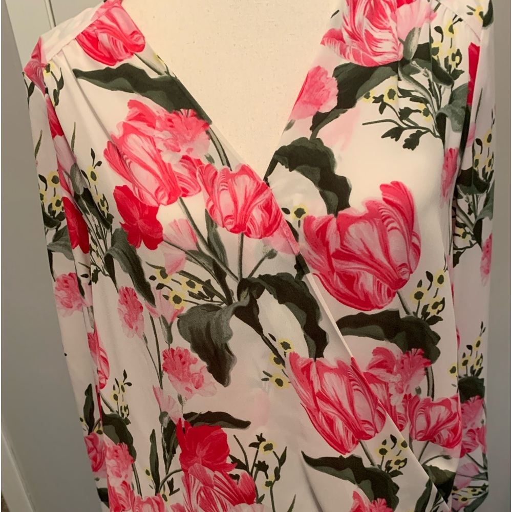 2 Like new INC Tops Size L. In New Condition